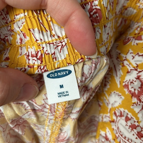 2 Pair Old Navy Shorts - Picture 3 of 6